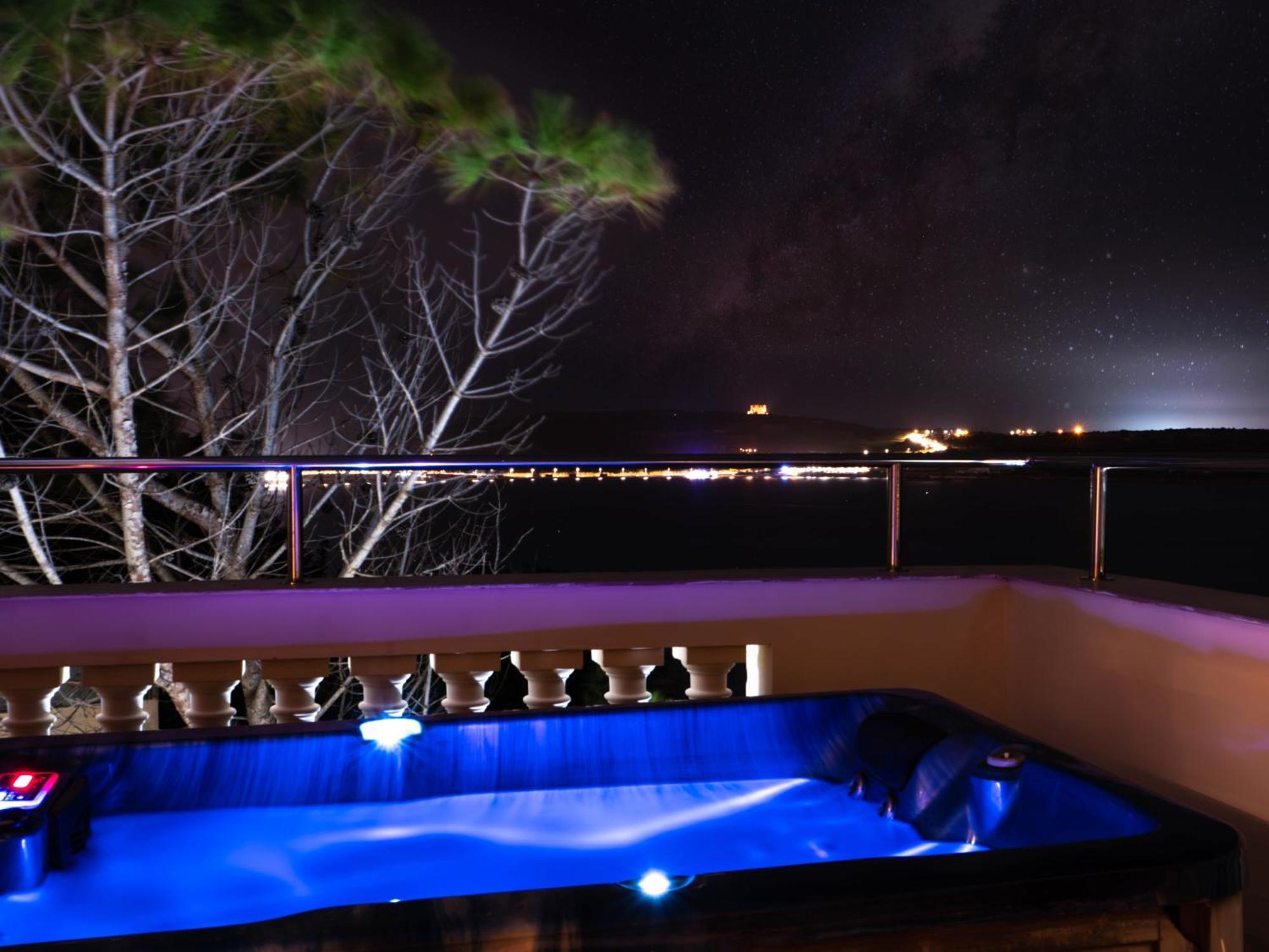 Villa Palma - Sunset Sea Views With Pool, Jacuzzi, Sauna And Games Room Mellieha Exterior photo
