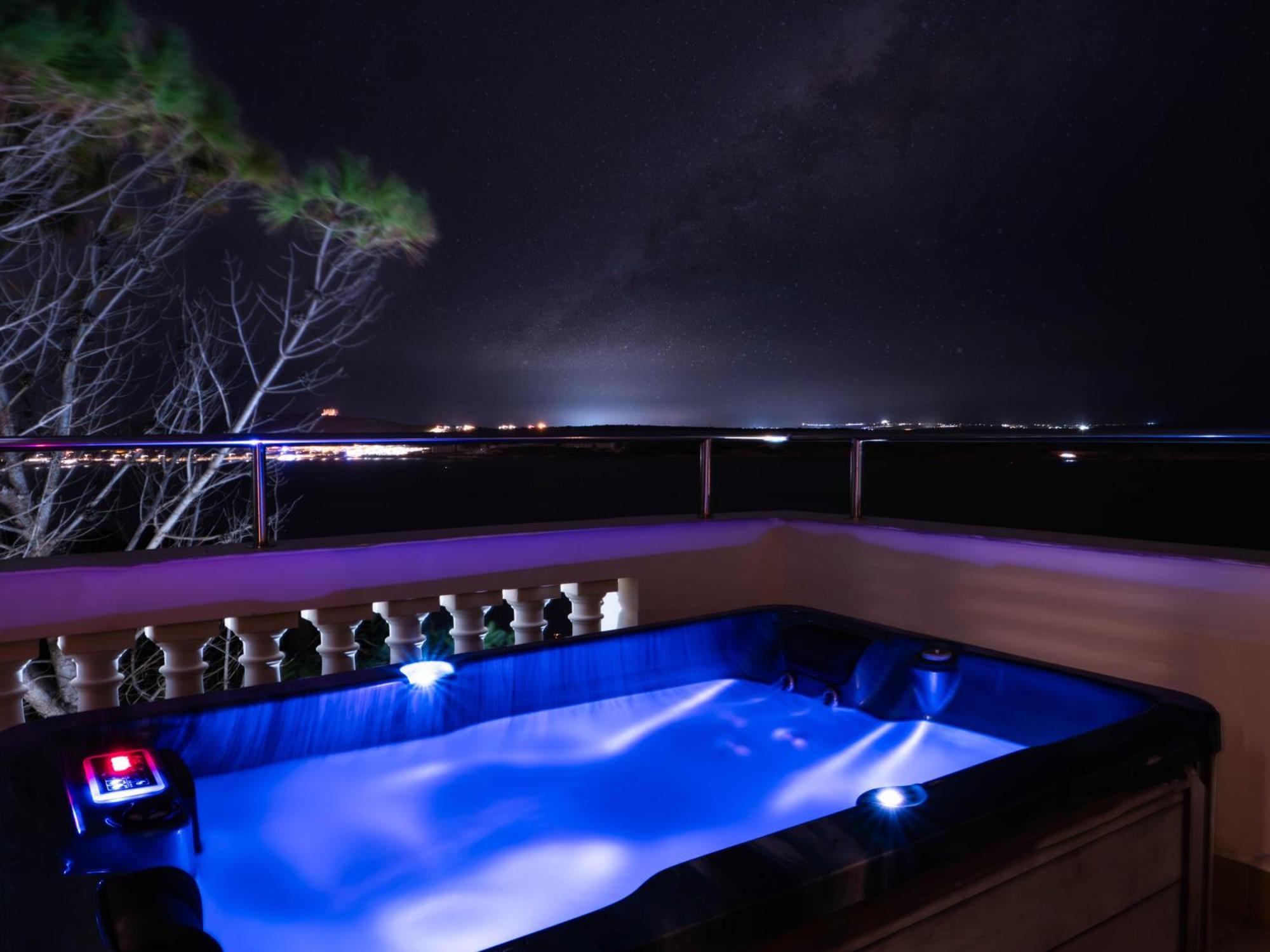 Villa Palma - Sunset Sea Views With Pool, Jacuzzi, Sauna And Games Room Mellieha Exterior photo
