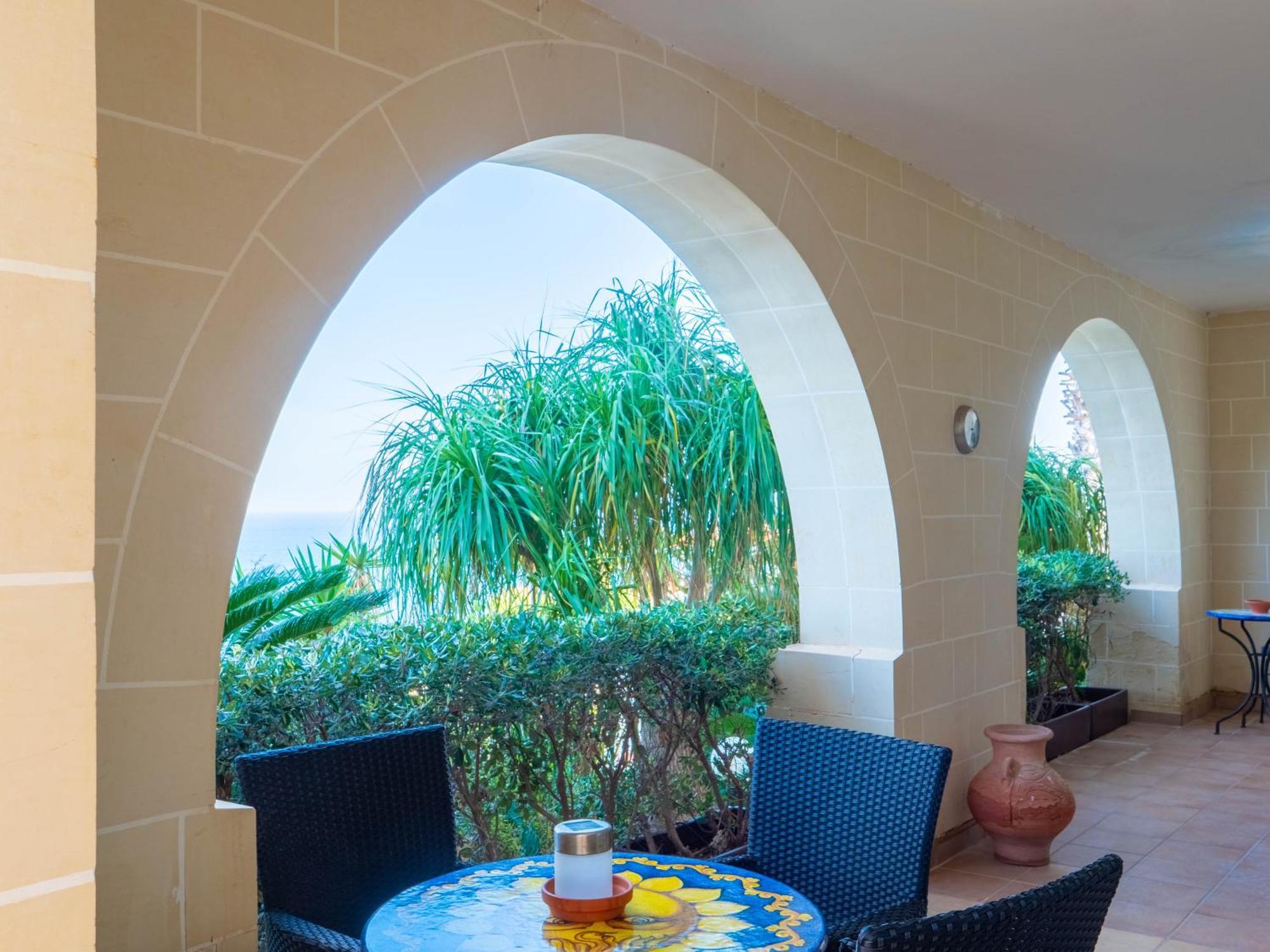 Villa Palma - Sunset Sea Views With Pool, Jacuzzi, Sauna And Games Room Mellieha Exterior photo